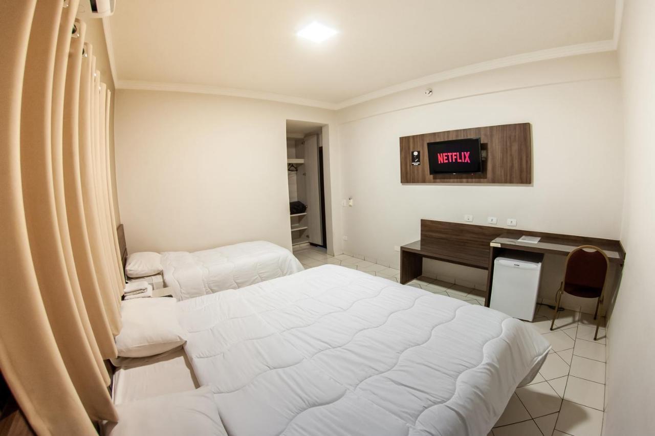 London Hotel Londrina Room photo