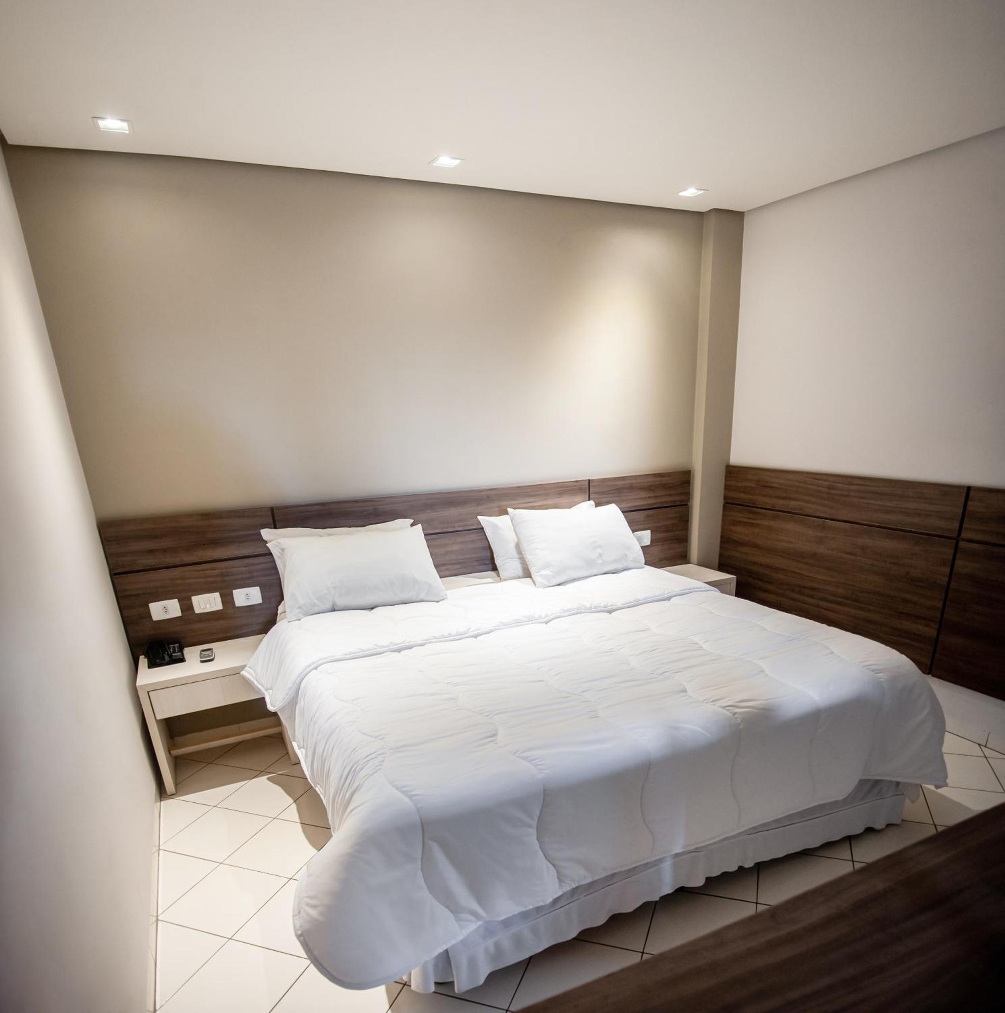 London Hotel Londrina Room photo